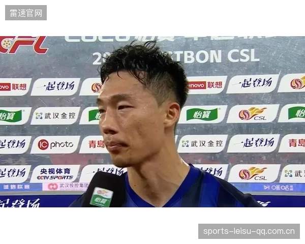 武汉三镇底线传递细腻，精彩配合引爆看台